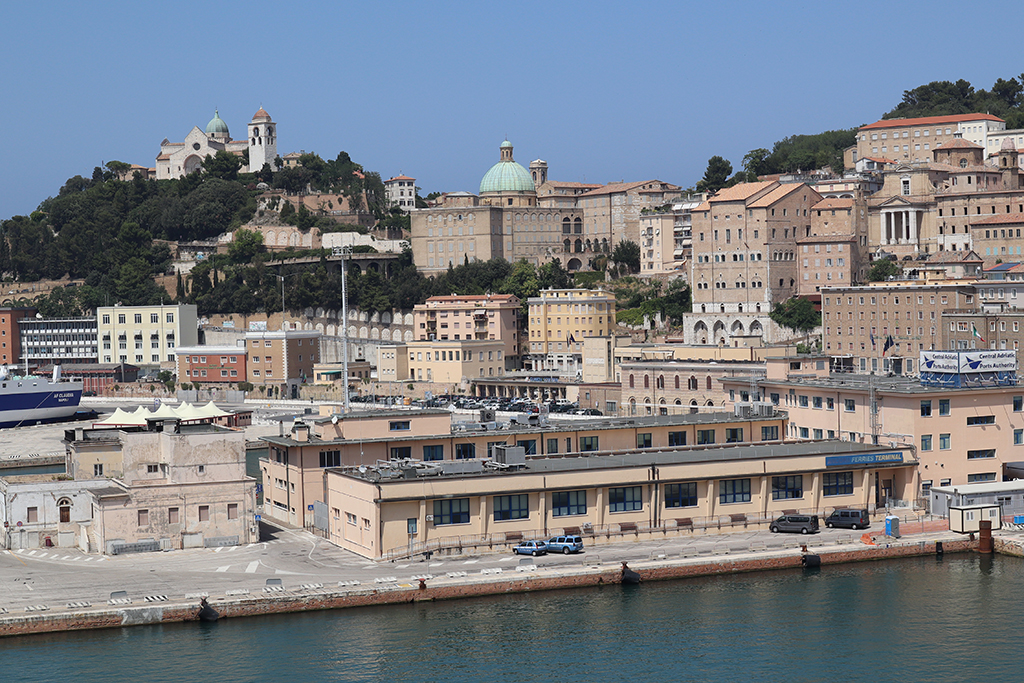 Hafen von Ancona.