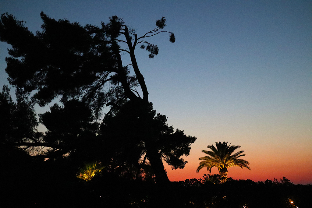 Sonnenuntergang bei der Paparouna Cantina.