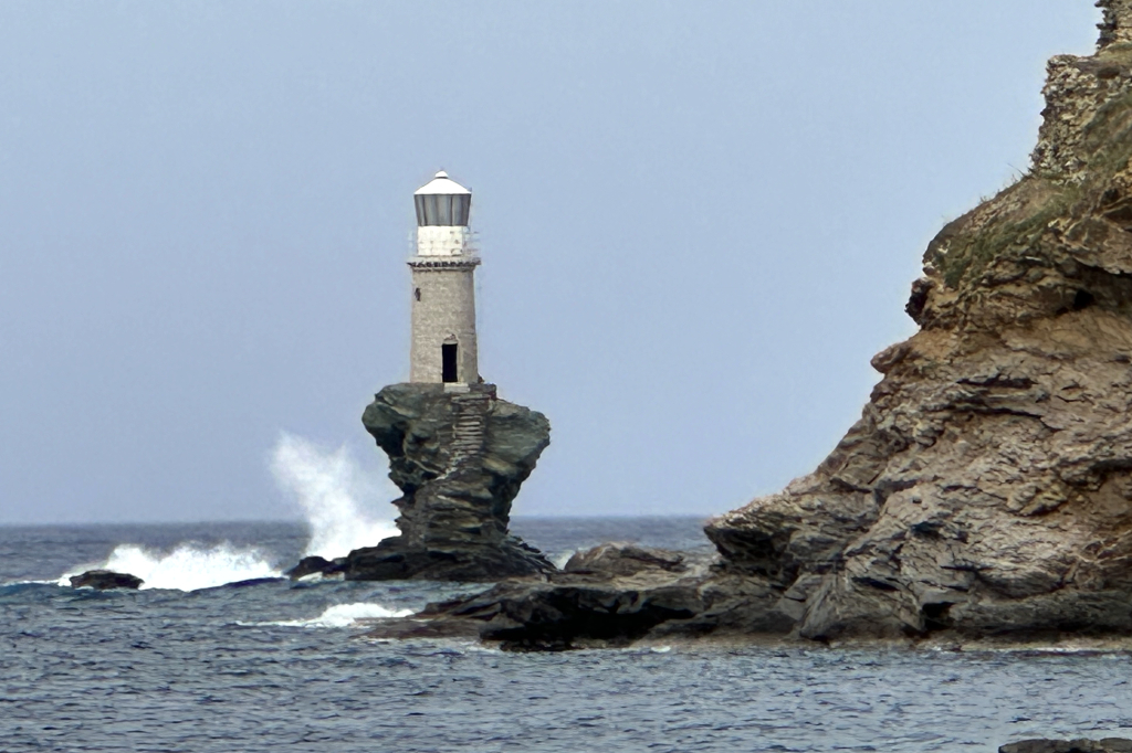 Der berühmte Leuchtturm von Andros.