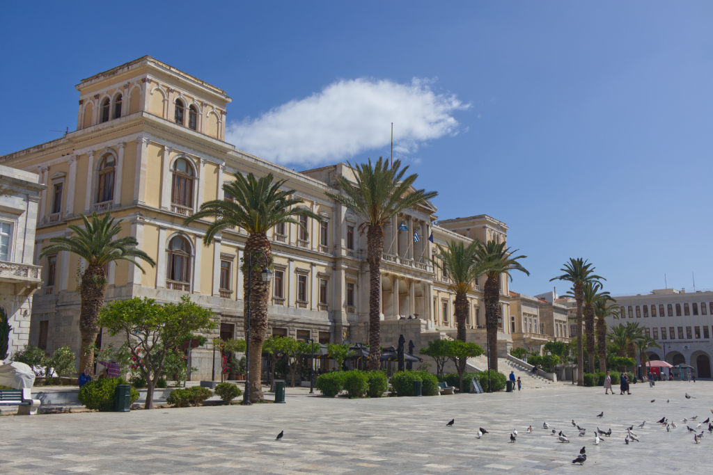 Verwaltungsgebäude am Miaouli-Platz in Ermoupoli.