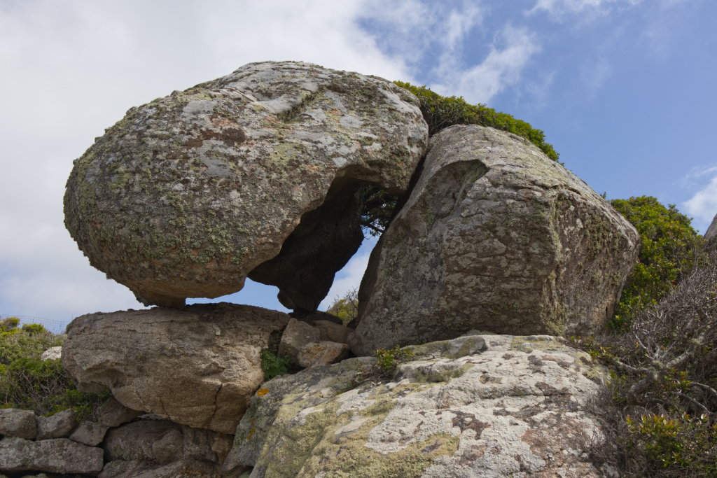 Steinformation entlang der Geo-Tour.