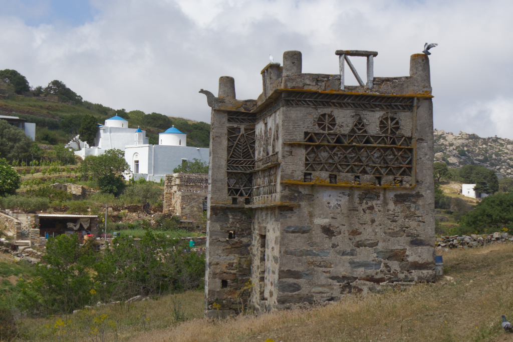 Zwei der vielen Taubenhäuser auf Tinos.
