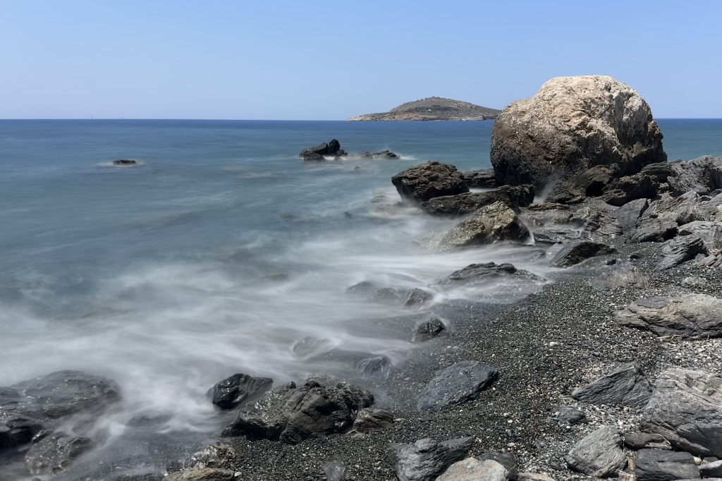 Momentaufnahme vom Strand Platis Gialos.