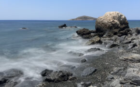 Momentaufnahme vom Strand Platis Gialos.