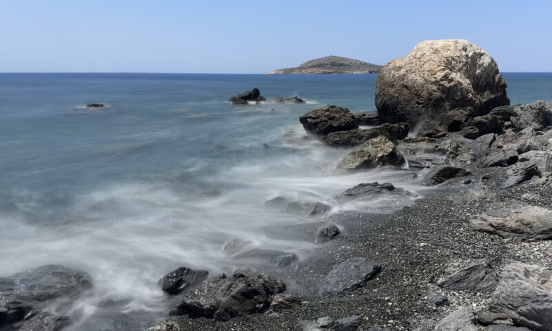 Momentaufnahme vom Strand Platis Gialos.