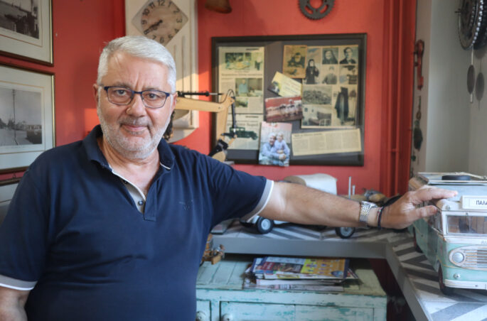 Andreas Paidarakis, Kalitsounia-Bäcker und Modellbauer aus Leidenschaft.