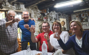 Zu Gast in der Taverne von Stelios und Vangelia, im Sarakas