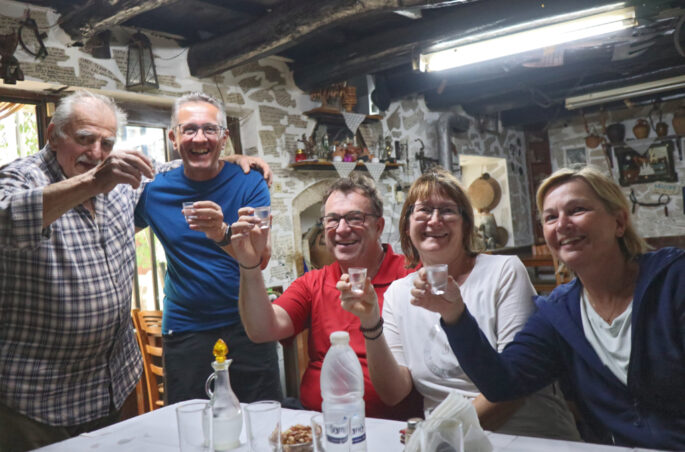 Zu Gast in der Taverne von Stelios und Vangelia, im Sarakas