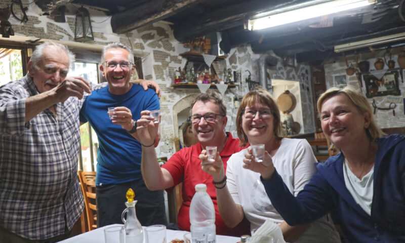 Zu Gast in der Taverne von Stelios und Vangelia, im Sarakas